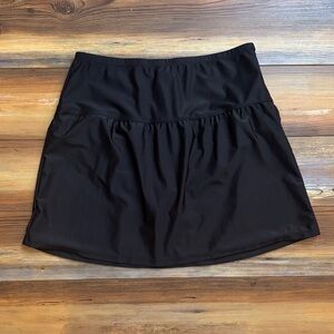 Reebok black skort size 14